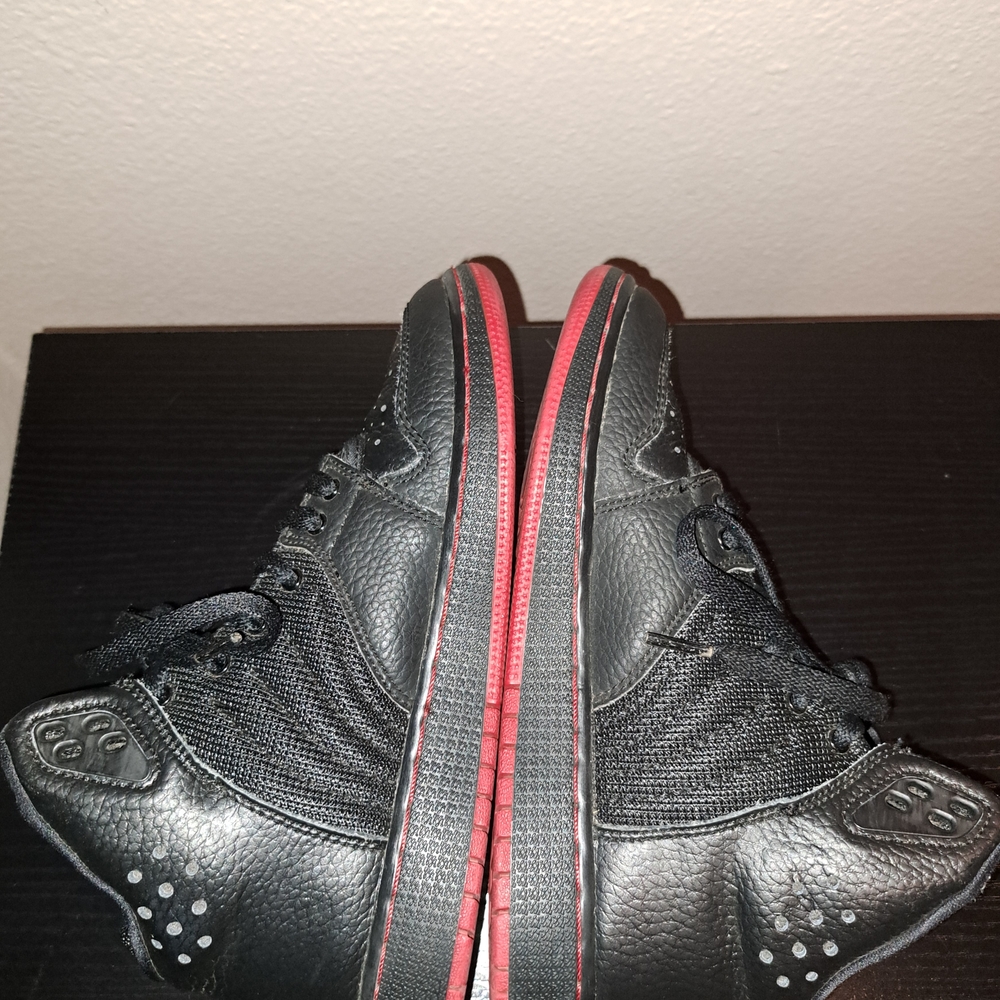 Kids Black & Red Jordan Basketball Shoes with '23' Accent. Size 4Y - Picture 15 of 16